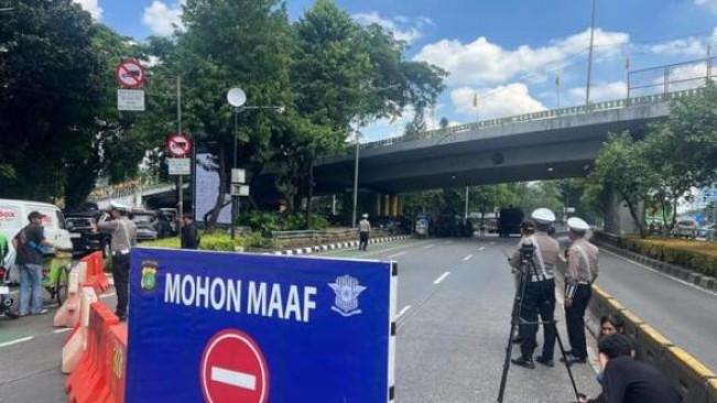 Pengalihan arus lalu lintas. [Dok Kakorlantas]